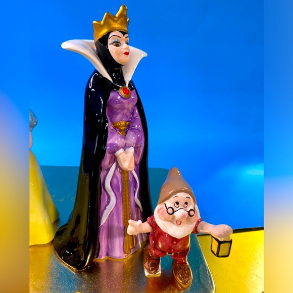 Walt Disney Snow White and the Seven Dwarfs VTG Porcelain Figurine Set (9) Japan - Picture 5 of 14